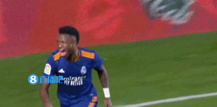 皇马1-0领先巴列卡诺！维尼修斯助攻，本泽马82分钟破僵