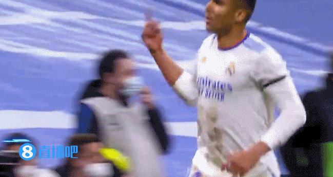 皇马1-0领先赫塔费！维尼修斯外脚背挑传，卡塞米罗头球破门