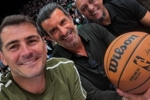 卡西社媒晒照，和菲戈、卡洛斯、亨利、小罗等看NBA季前赛